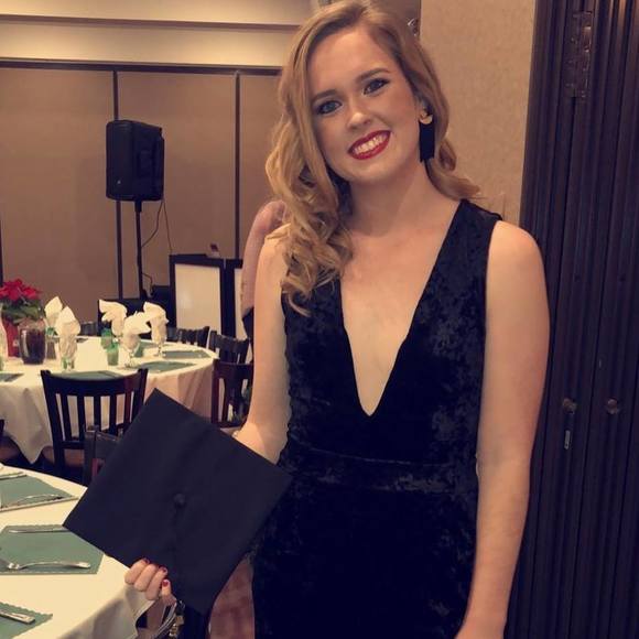 Meet your Posher, Kayla - Picture 1 of 1